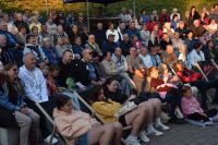 Publiczność podczas występu Kabaretu Ciach w Amfiteatrze.