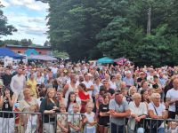 Publiczność przed sceną podczas Odpustu na Świętego Rocha.