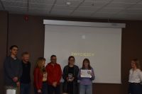 Wręczenie nagrody za pierwsze miejsce dla drużyny Robcio Krecik.