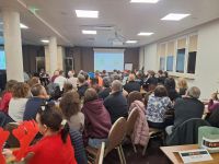 PubQuiz, zawodnicy podczas odpowiadania na pytania.