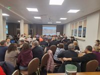 PubQuiz, zawodnicy podczas odpowiadania na pytania.