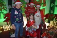 Wspólne zdjęcia i prezenty od Świętego Mikołaja.