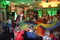 Zabawy animacyjne podczas Balu Mikołajkowego z MOK-iem w Hotelu Panorama.