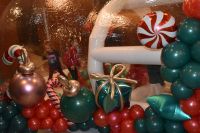 Zabawy podczas imprezy MOK-u Balu Mikołajkowego.