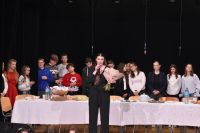 Aktorzy w finałowej scenie przedstawienia.