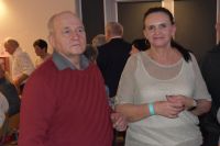 Kobieta i mężczyzna w trakcie tańca.