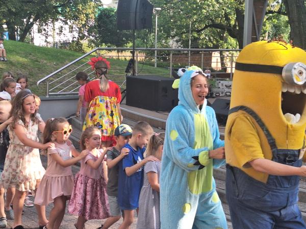 „Balonowe Podróże”, przedstawienie dla dzieci w Amfiteatrze